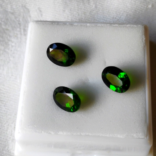 3 Chrome Diopside Loose Gemstones